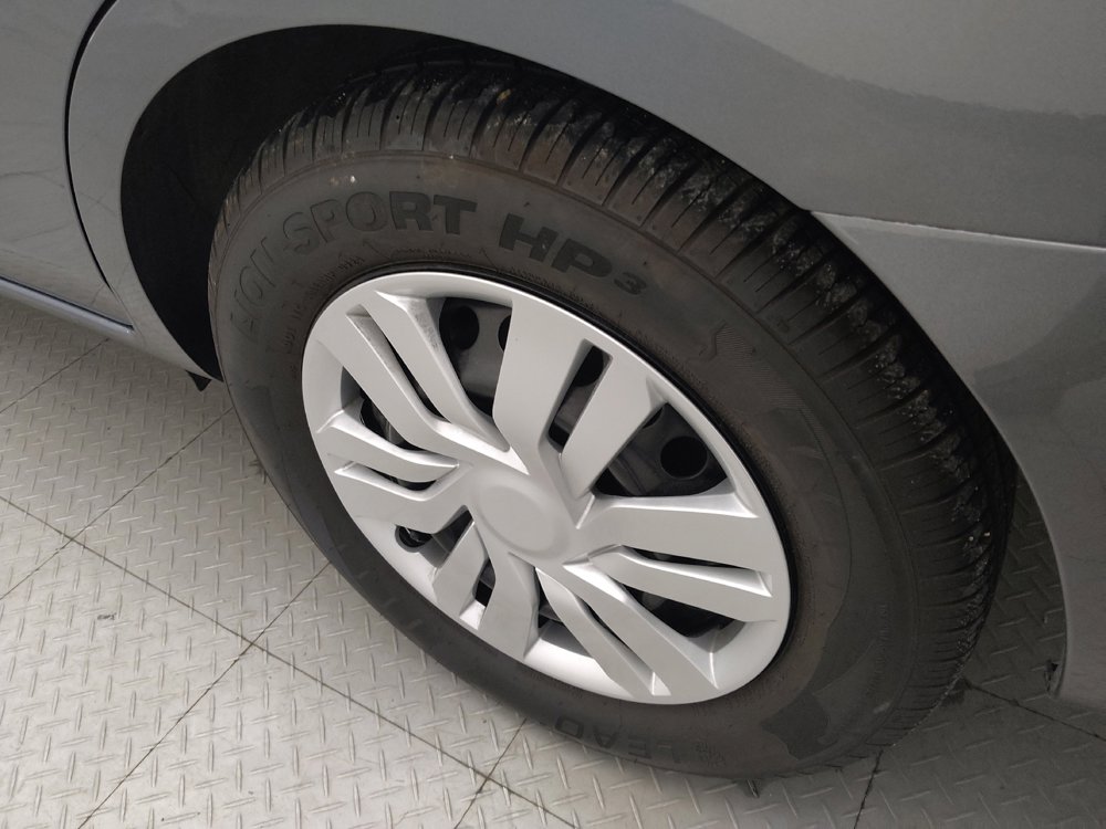 Used 2019 Nissan Versa SV FWD image 31