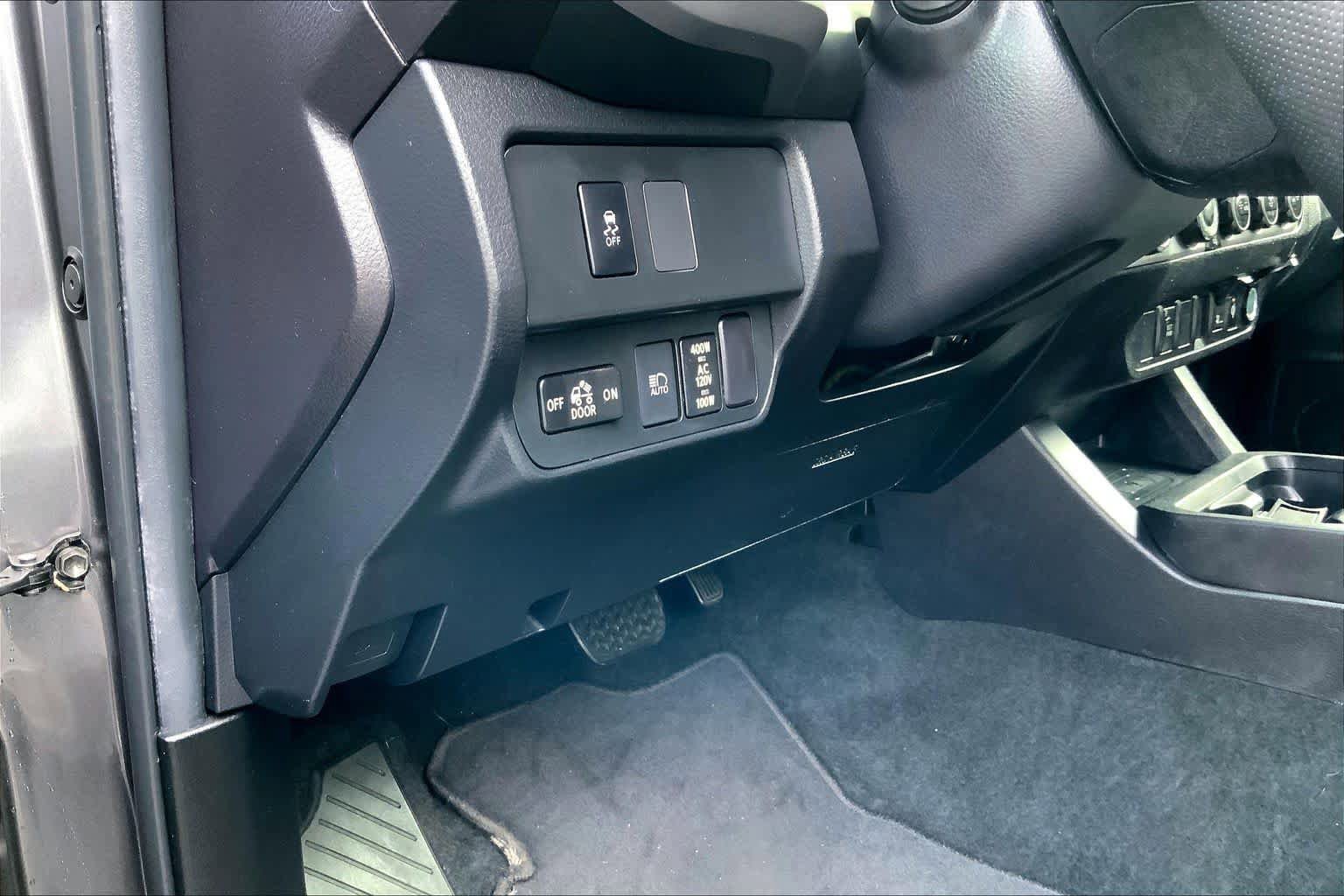 Used 2023 Toyota Tacoma TRD Sport AWD/4WD image 35