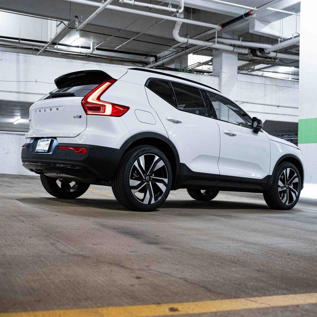 New 2026 Volvo XC40 B5 Ultra w/ Protection Package Premier image 7