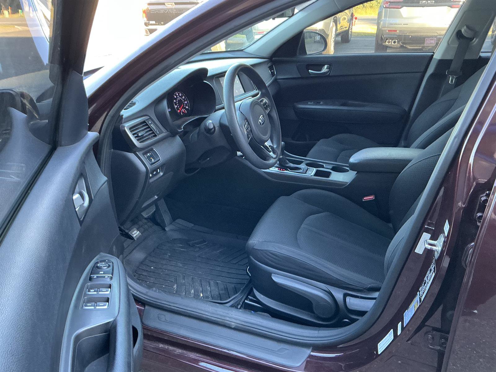 Used 2018 Kia Optima LX w/ 17" Alloy Wheels Package FWD image 7