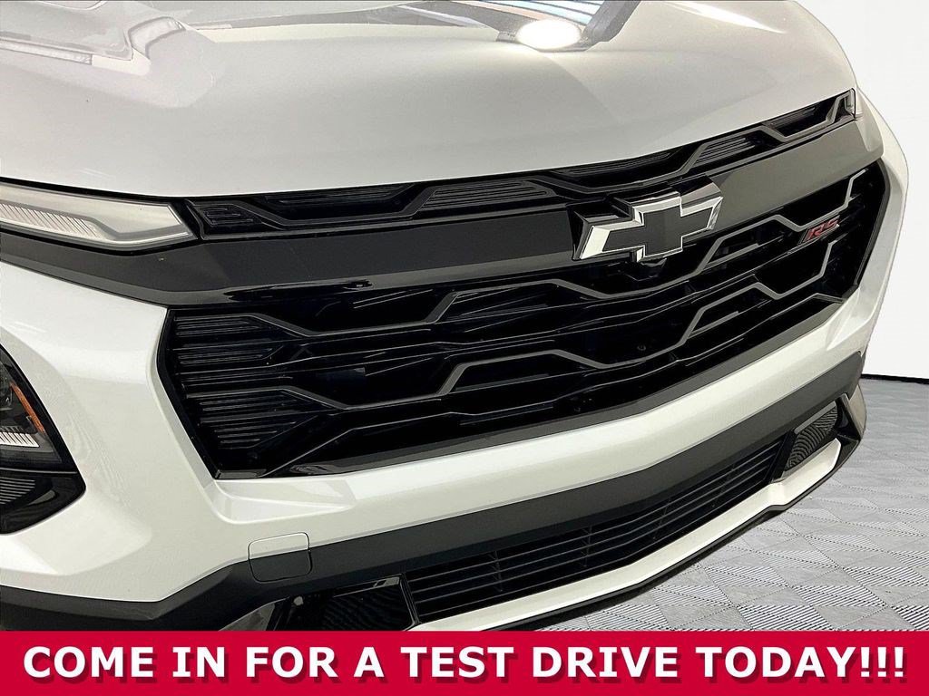 Used 2026 Chevrolet Equinox RS FWD image 28