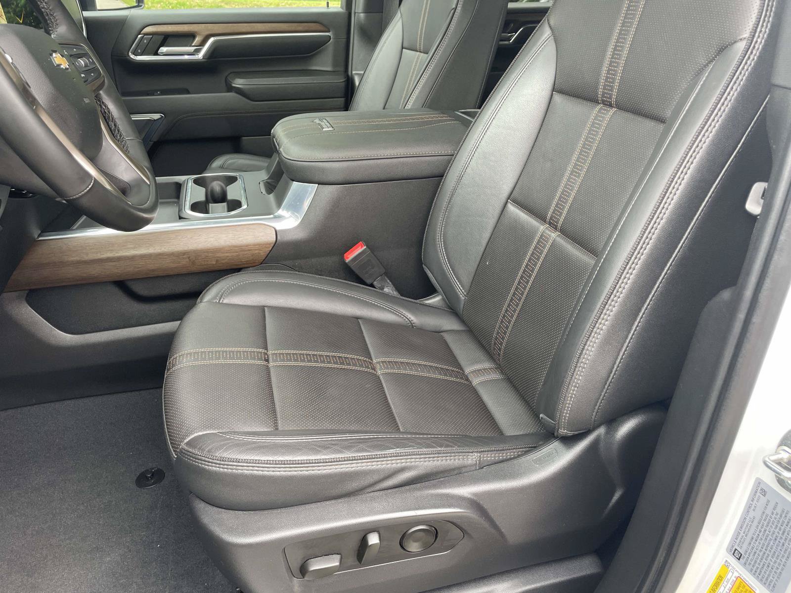 Certified 2024 Chevrolet Silverado 3500 High Country w/ High Country Premium Package AWD/4WD image 15