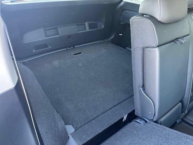 Used 2023 Volkswagen Tiguan SE AWD/4WD image 19