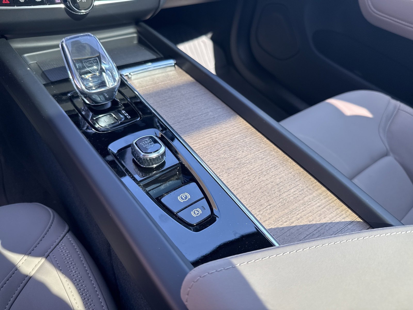 New 2026 Volvo XC60 T8 Plus w/ Protection Package Premier image 20