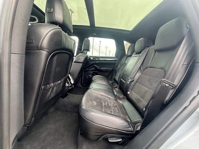 Used 2017 Porsche Cayenne AWD/4WD image 21