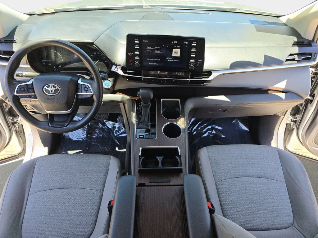 Used 2021 Toyota Sienna LE FWD image 10