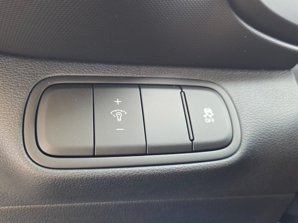 New 2025 Hyundai Venue Limited FWD image 26