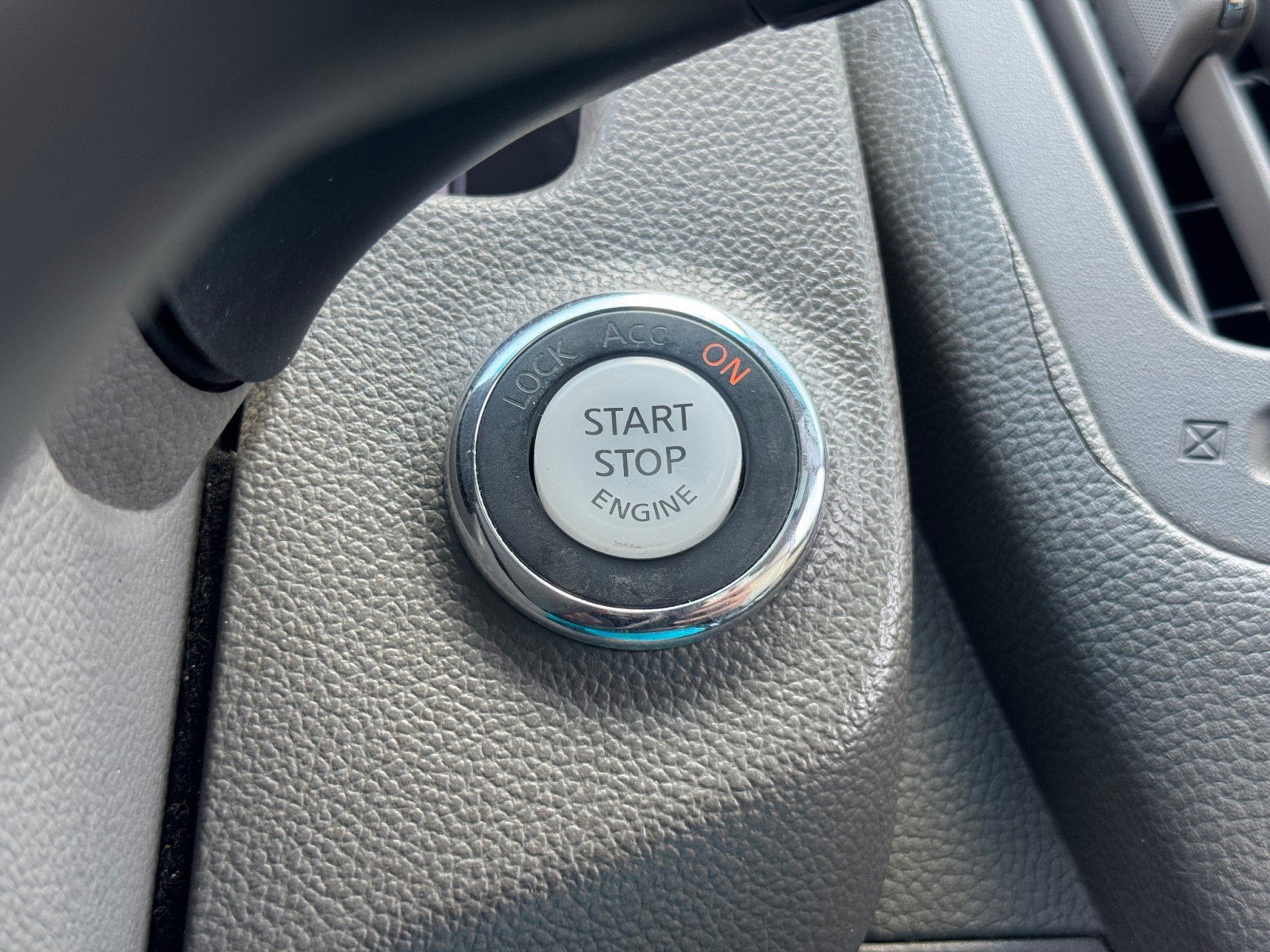 Used 2011 INFINITI G37 Journey w/ Premium Pkg image 24