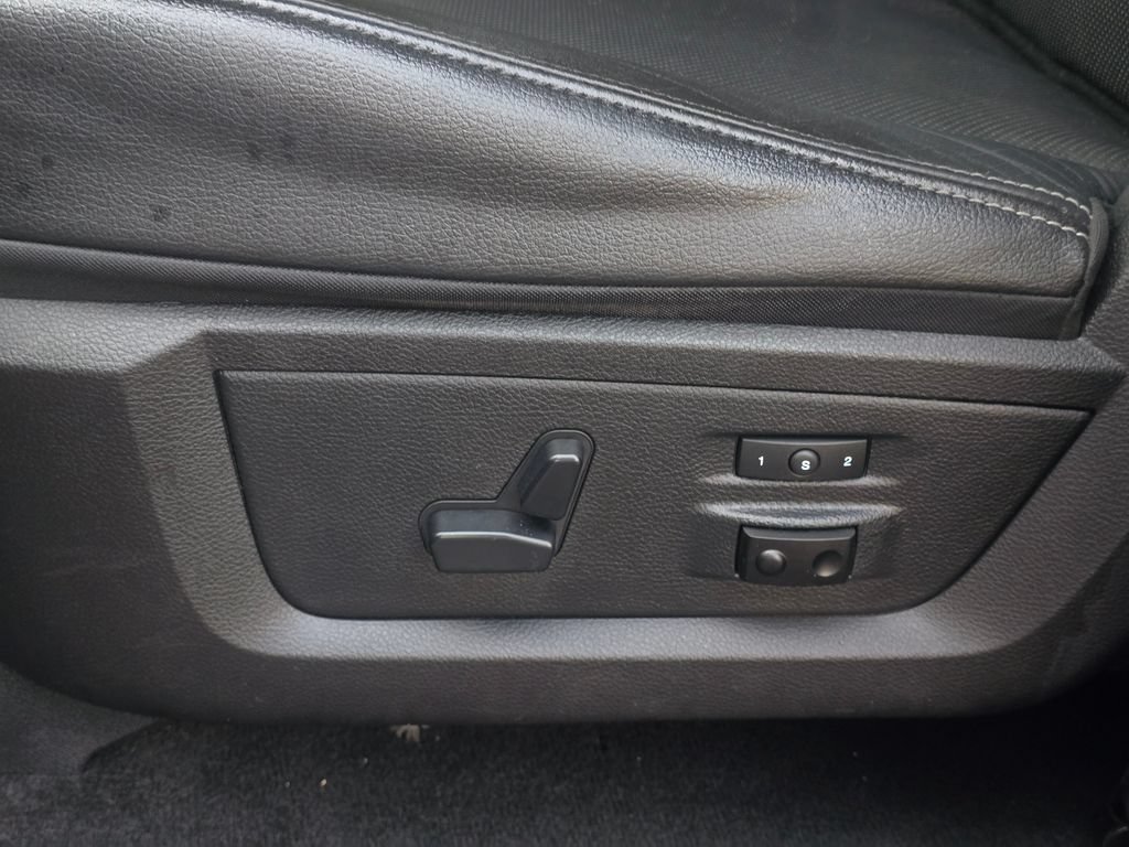 Used 2015 RAM 1500 Laramie w/ Convenience Group RWD image 25