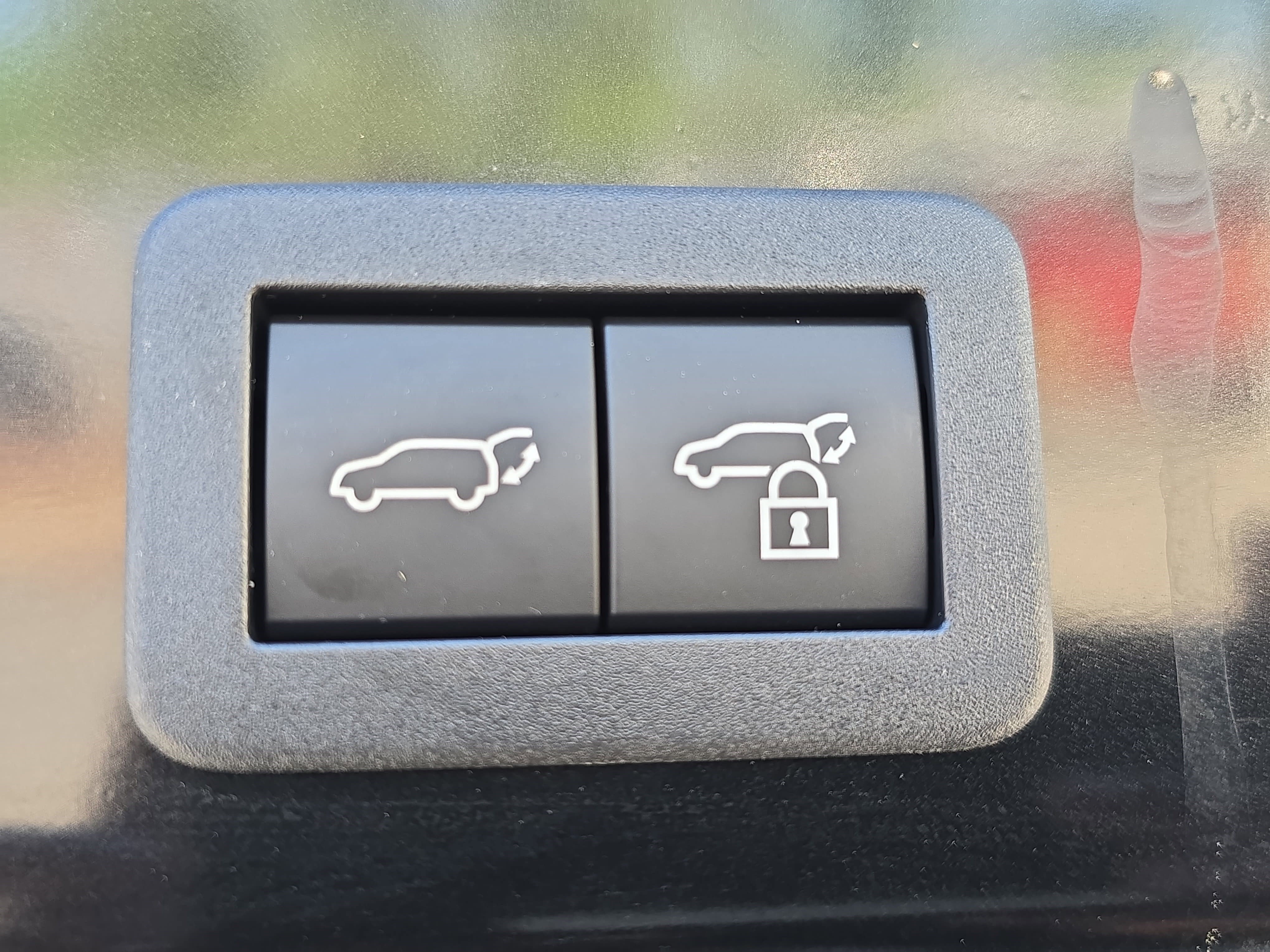 Used 2025 Toyota Corolla Cross XLE w/ Convenience Package image 14