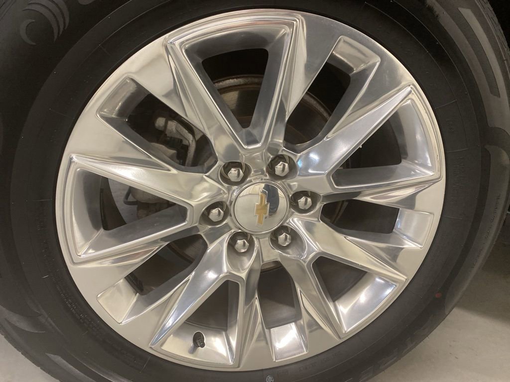 Used 2024 Chevrolet Suburban Premier image 25