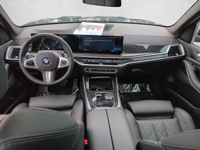 Used 2025 BMW X5 xDrive40i w/ M Sport Package AWD/4WD image 19