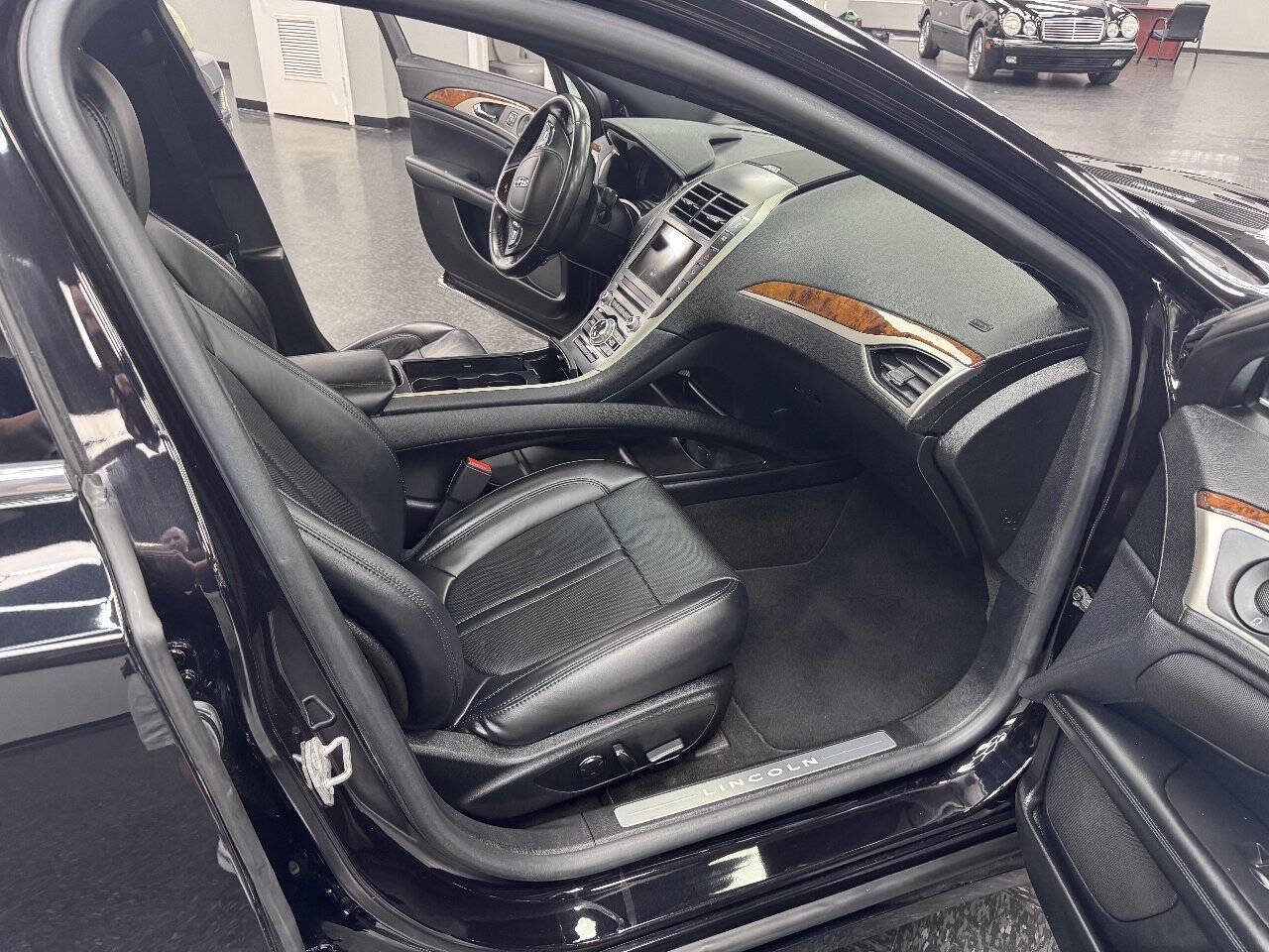 Used 2020 Lincoln MKZ Reserve AWD/4WD image 11