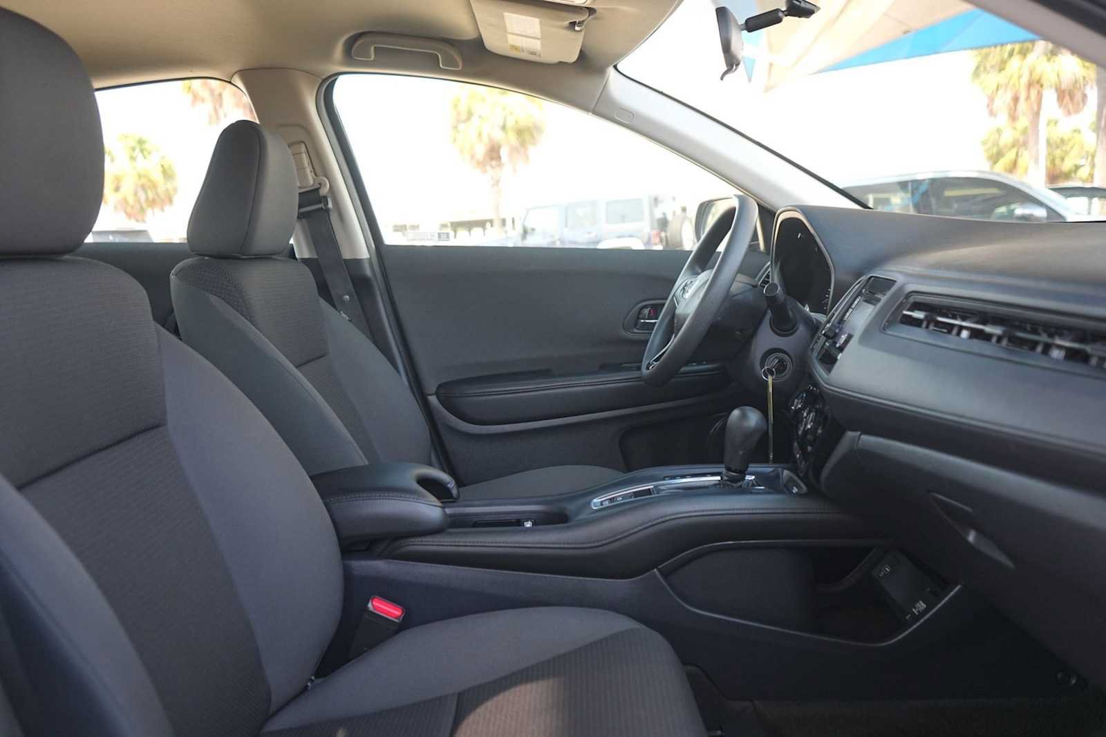 Used 2022 Honda HR-V LX image 15
