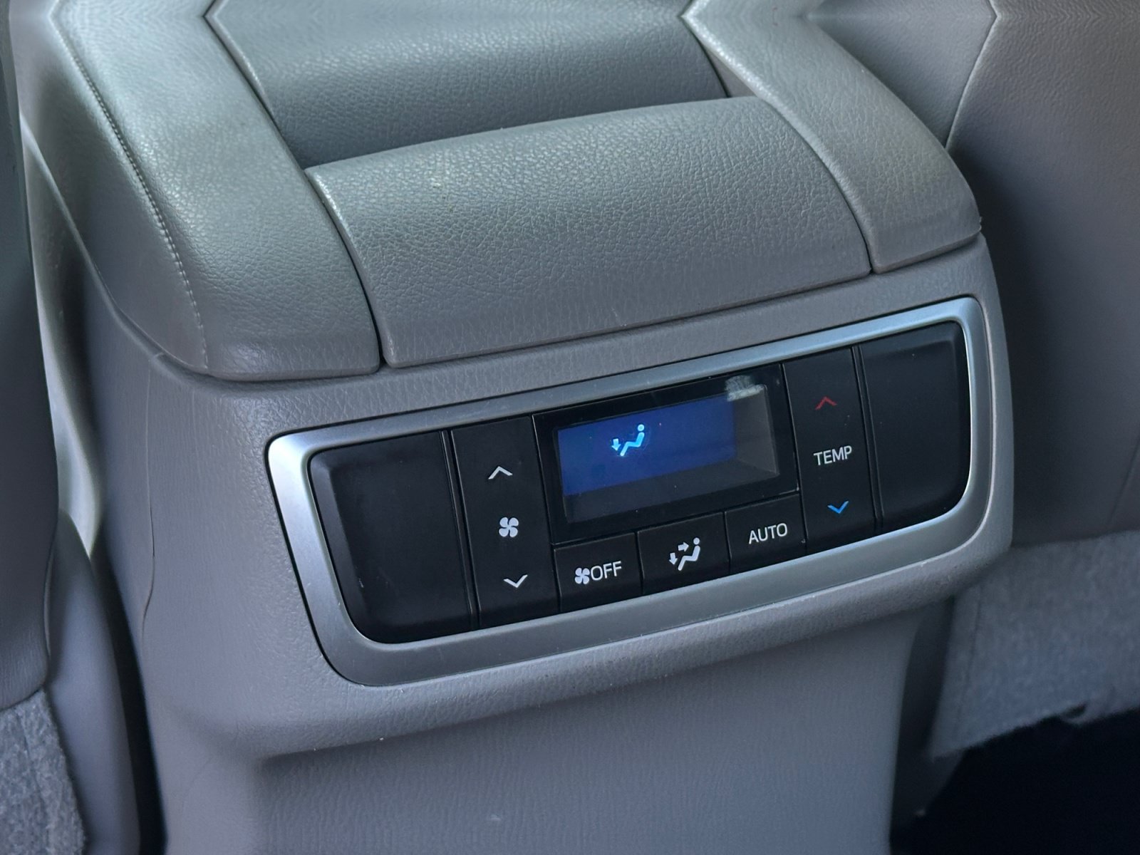 Used 2016 Toyota Highlander Limited FWD image 21