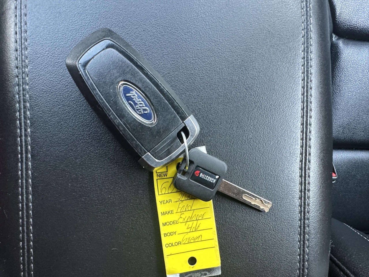 Used 2020 Ford Explorer XLT w/ Equipment Group 202A AWD/4WD image 36