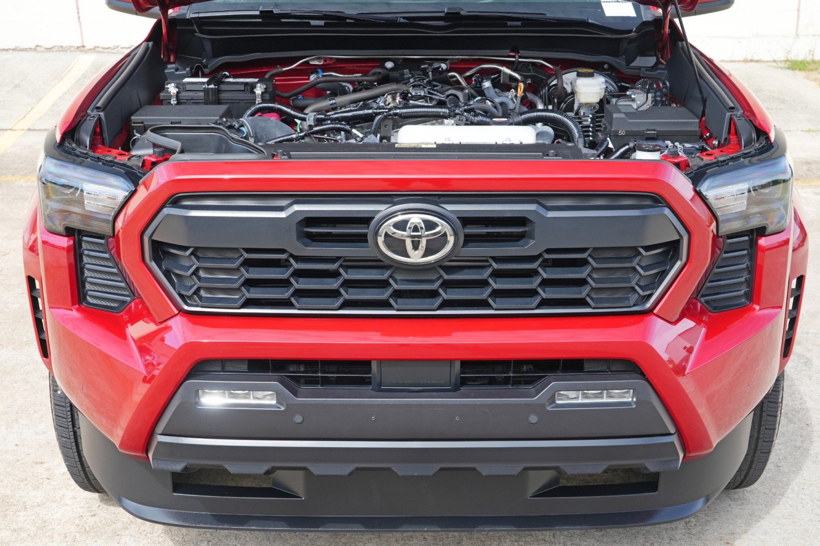 Used 2025 Toyota Tacoma TRD Sport w/ TRD Sport Upgrade Package AWD/4WD image 8