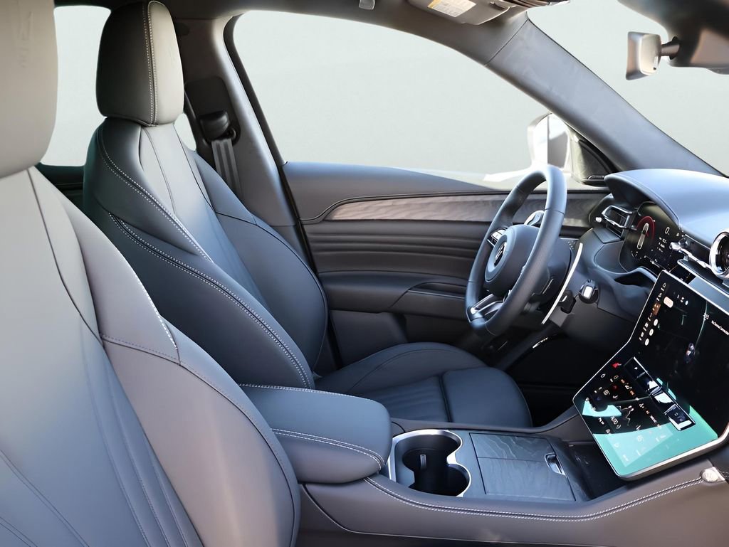 New 2025 Maserati Grecale GT image 10