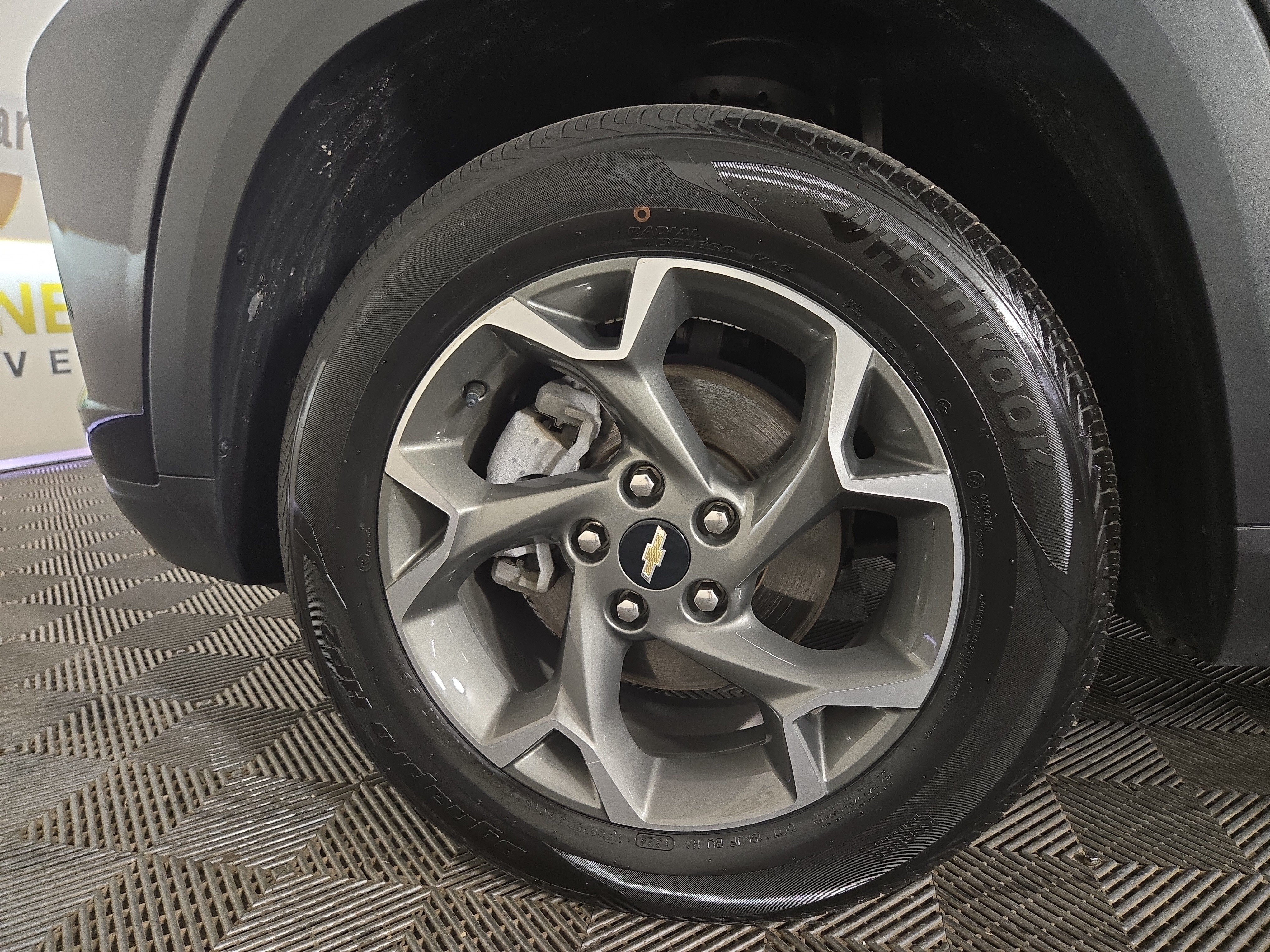 Used 2025 Chevrolet Trax LT w/ Driver Confidence Package FWD image 34