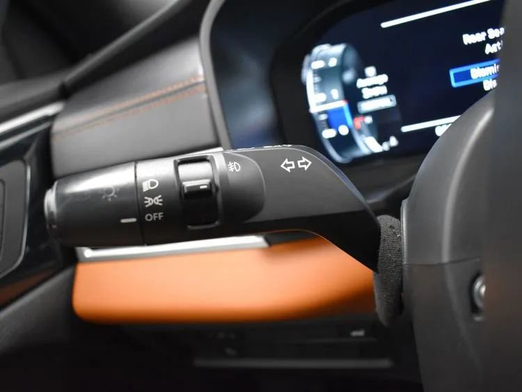 Used 2024 Mitsubishi Outlander SEL image 25