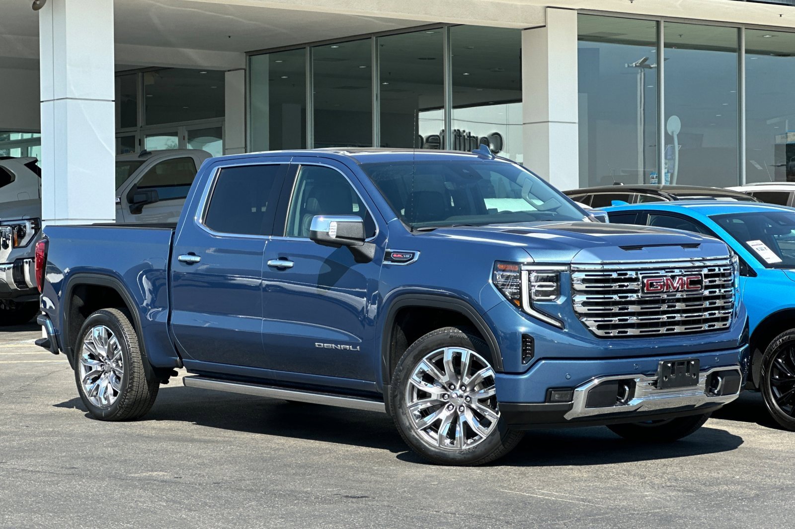 New 2025 GMC Sierra 1500 Denali w/ Denali Reserve Package image 2