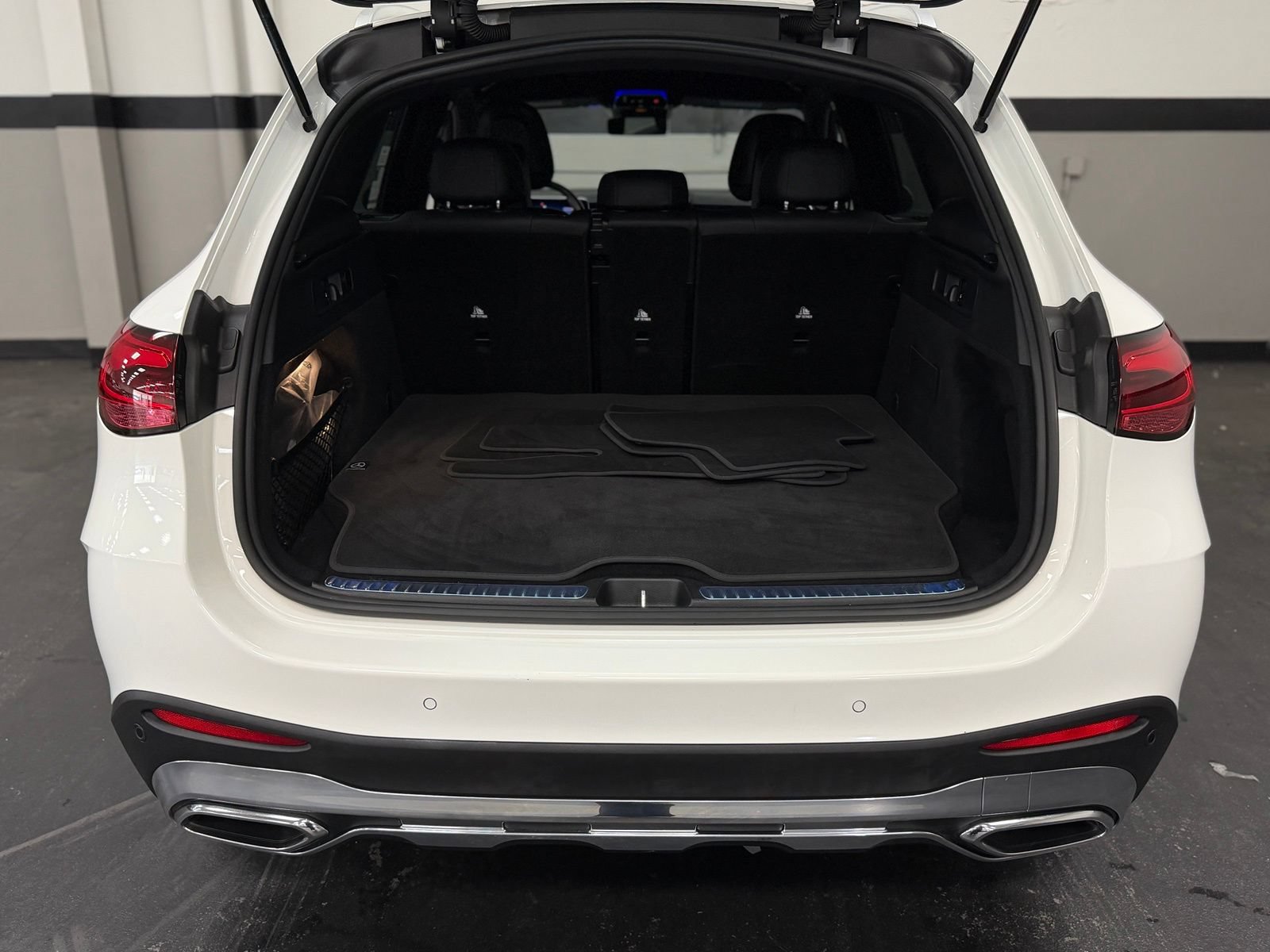 Used 2025 Mercedes-Benz GLC 350e 4MATIC image 15