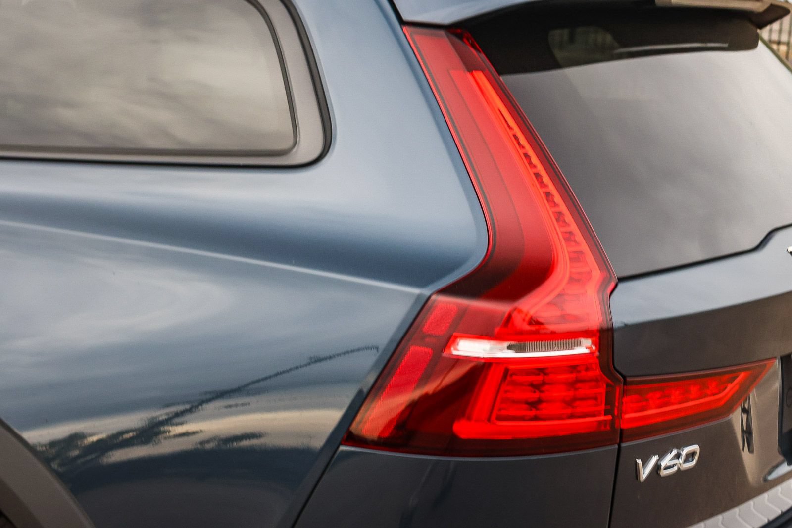 New 2026 Volvo V60 B5 Cross Country Plus w/ Climate Package AWD/4WD image 11