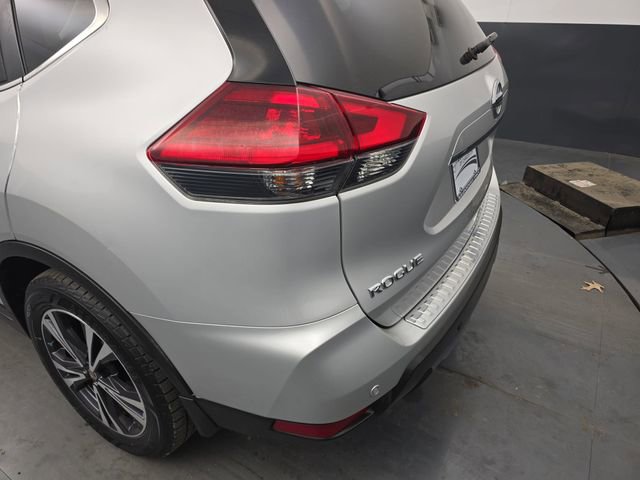 Used 2019 Nissan Rogue SV w/ Sun & Sound Touring Package image 18