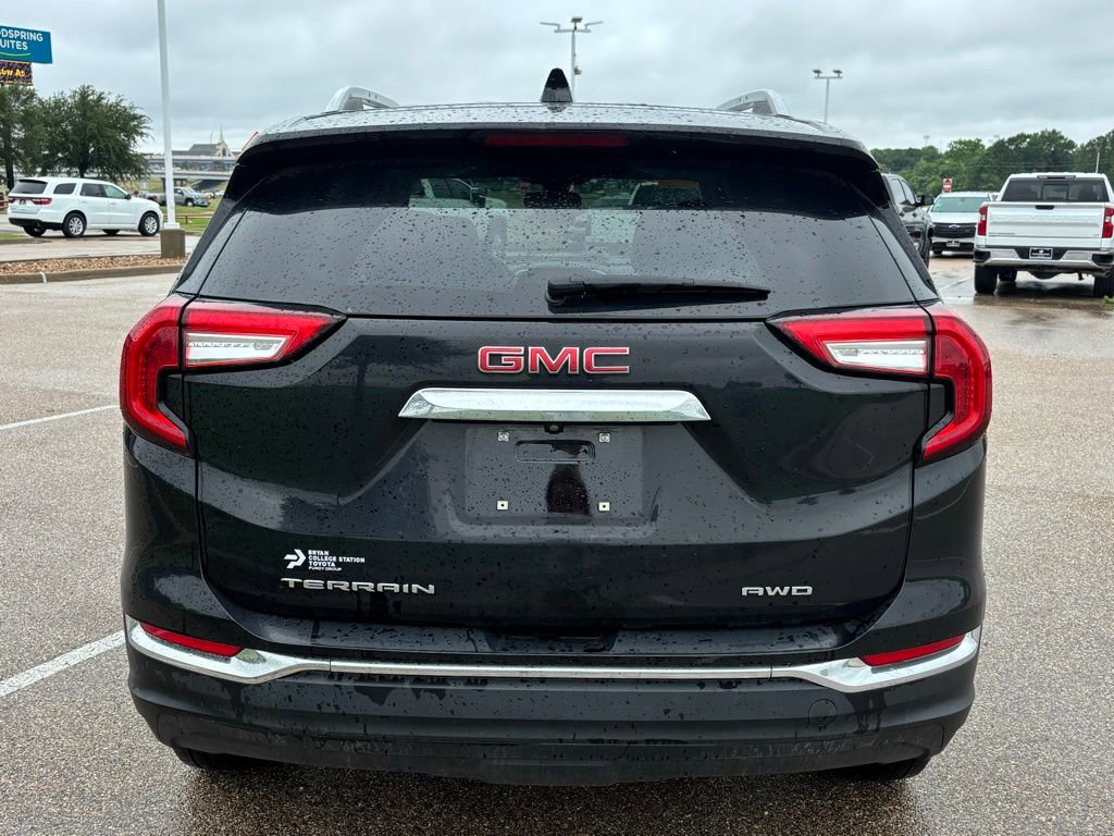 Used 2024 GMC Terrain SLT AWD/4WD image 5