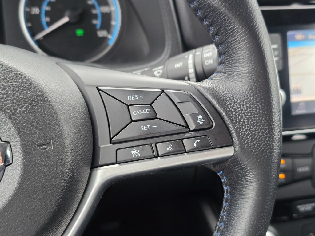 Used 2018 Nissan Leaf SV w/ Protection Package FWD image 27