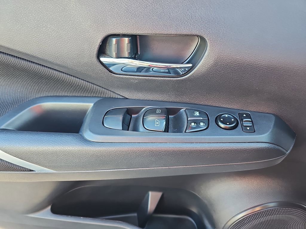 Used 2024 Nissan Kicks SV image 30