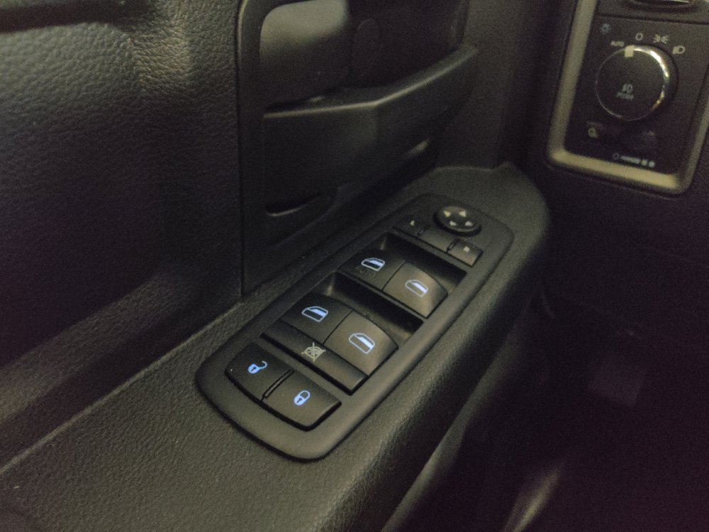 Used 2020 RAM 1500 Express RWD image 27