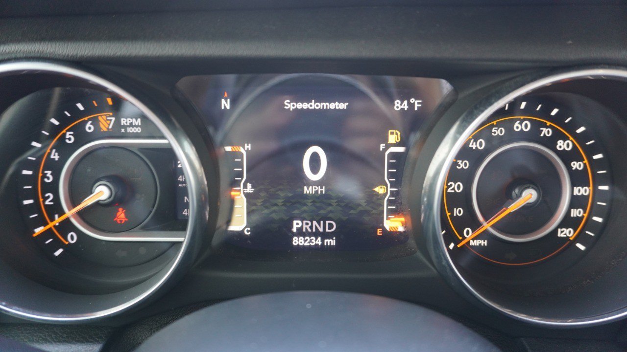 Used 2019 Jeep Wrangler Unlimited Sahara w/ Quick Order Package 24M Moab AWD/4WD image 17