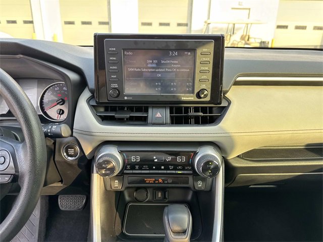 Used 2020 Toyota RAV4 XLE image 24