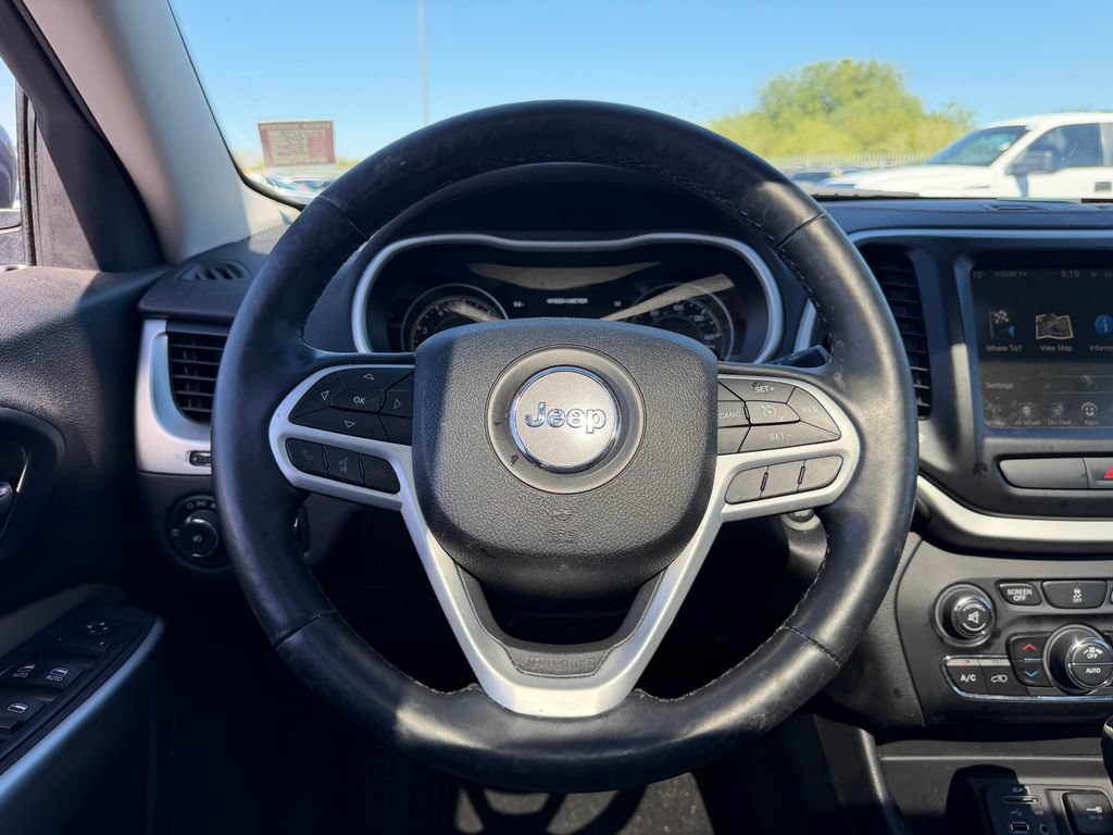 Used 2017 Jeep Cherokee Limited FWD image 8