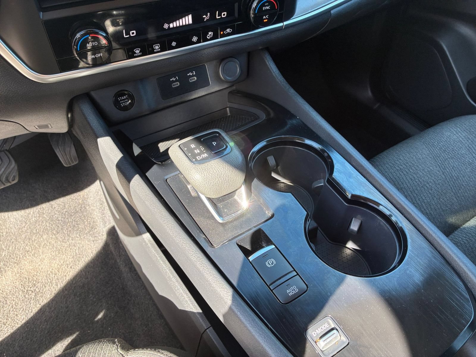 Used 2025 Nissan Rogue SV FWD image 41