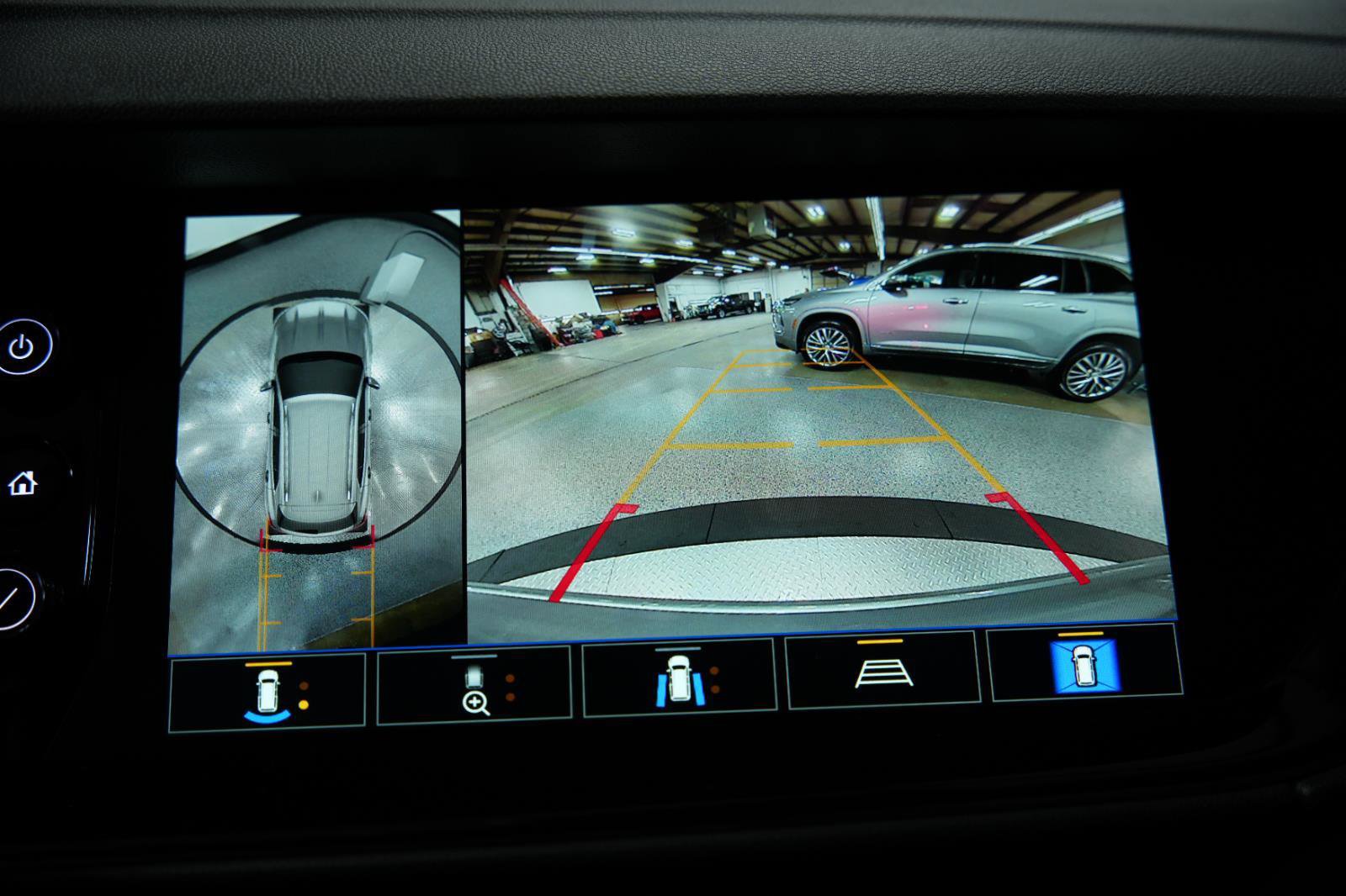 Used 2023 Buick Envision Avenir image 43