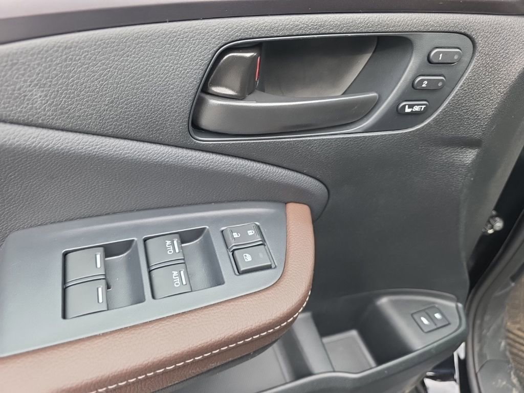 Used 2024 Honda Passport EX-L image 12