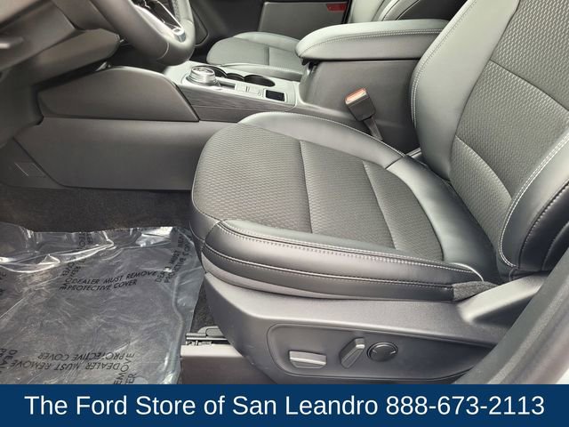 New 2025 Ford Escape SE w/ Class II Trailer Tow Package image 23