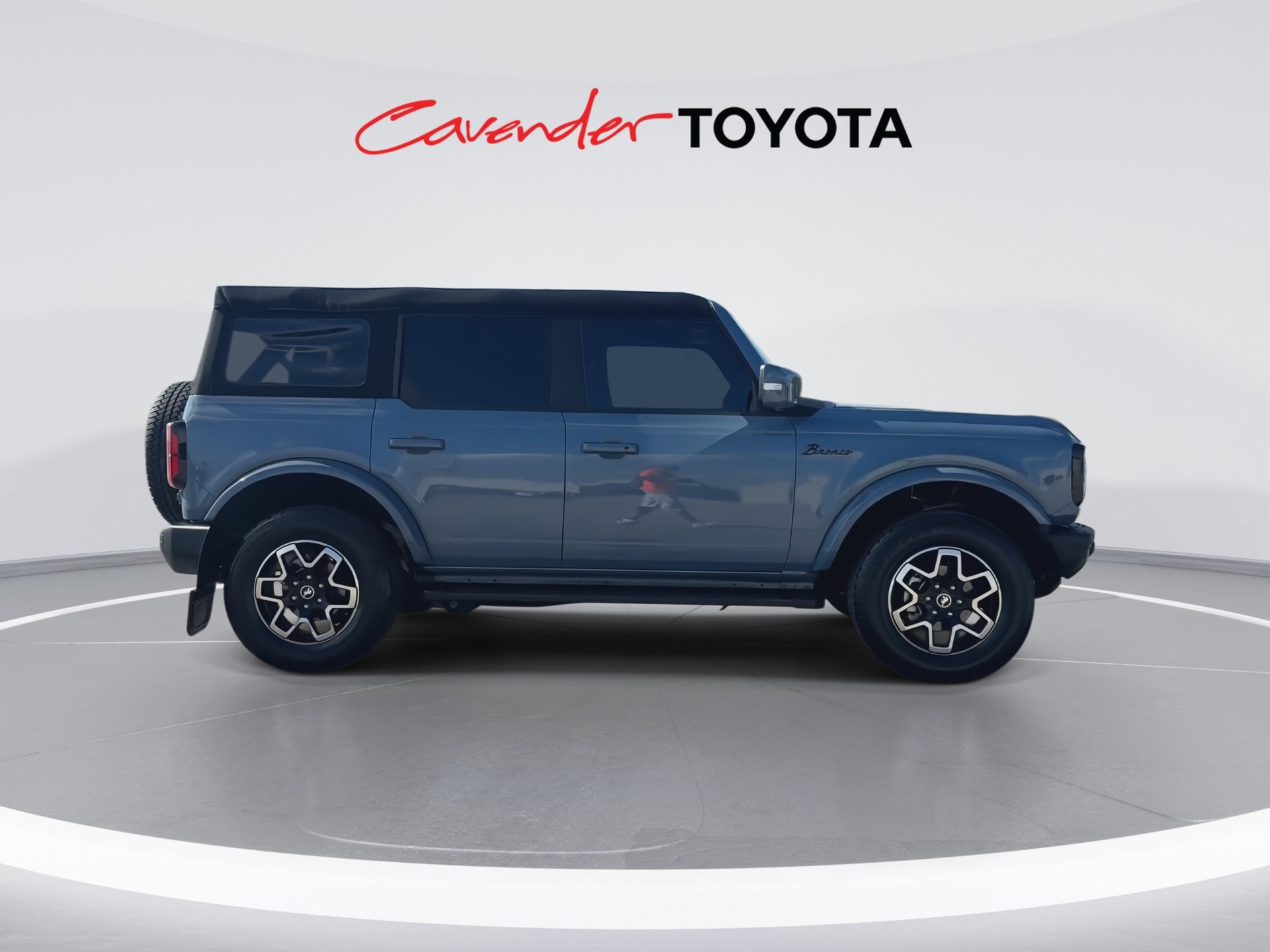 Used 2024 Ford Bronco Outer Banks AWD/4WD image 9