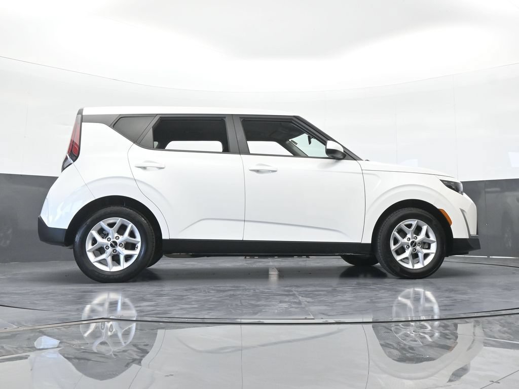 Used 2024 Kia Soul LX w/ Option Group 015 FWD image 57