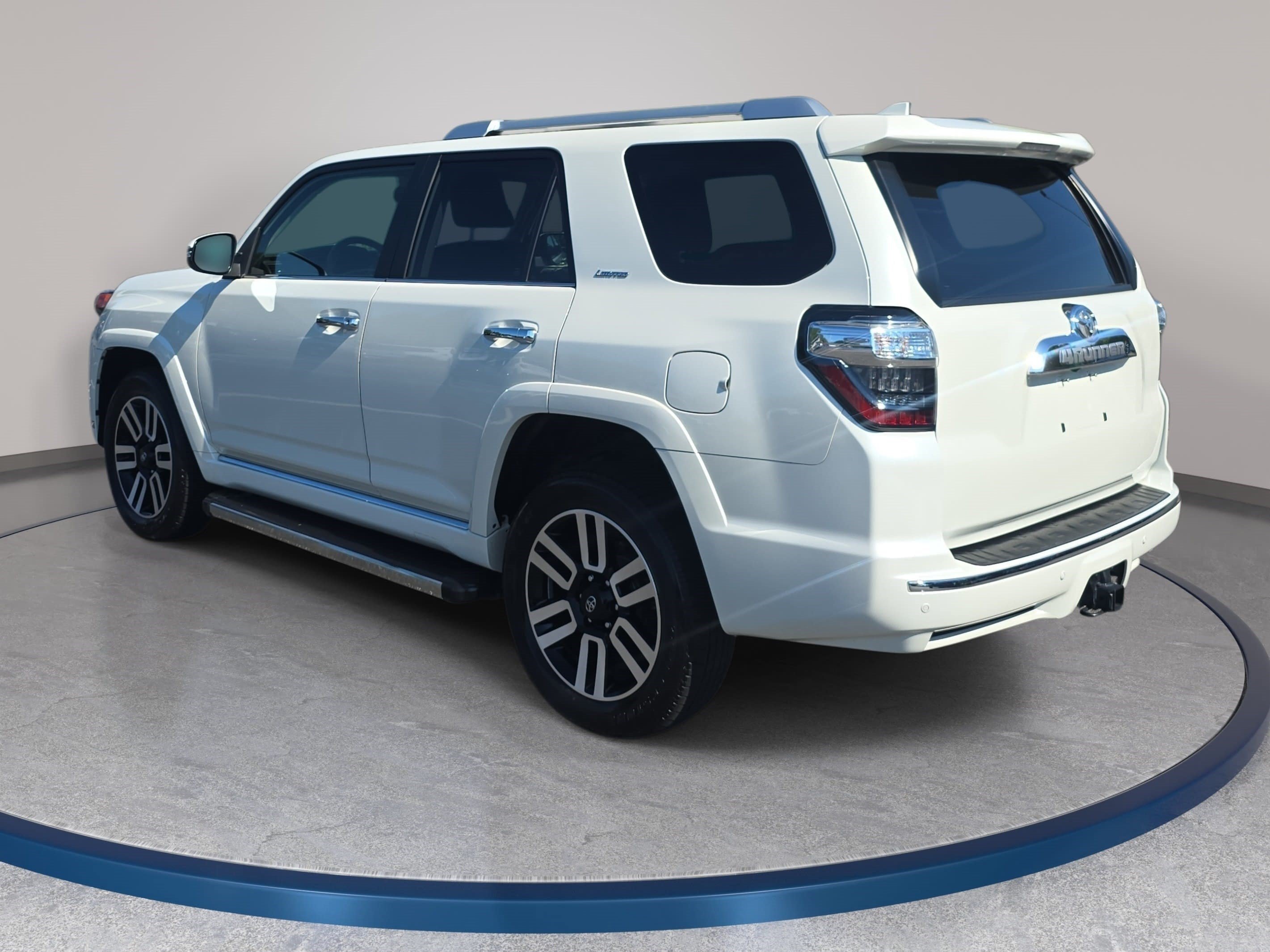 Used 2022 Toyota 4Runner Limited AWD/4WD image 7