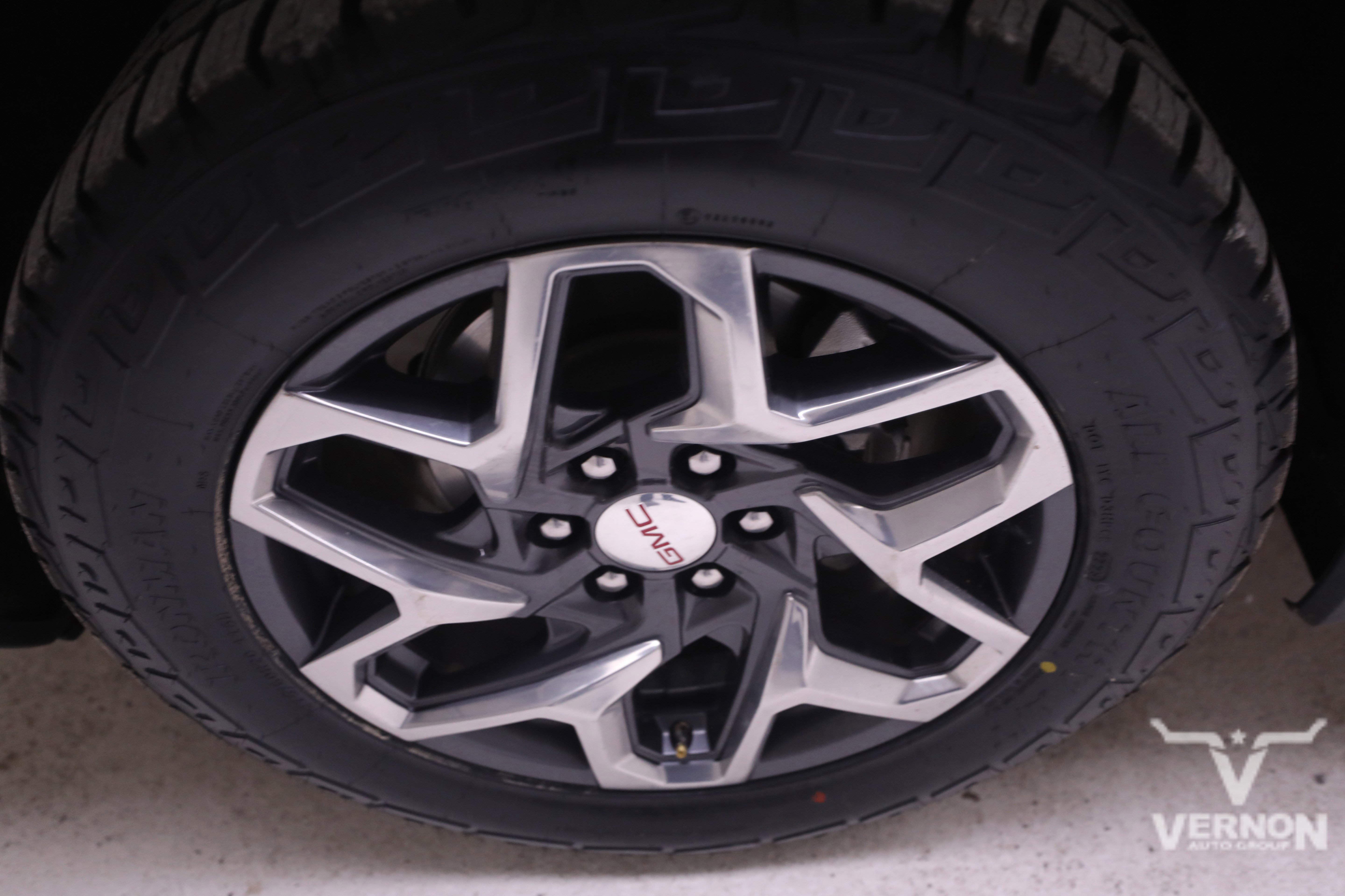 Used 2023 GMC Sierra 1500 SLT w/ SLT Premium Package image 32