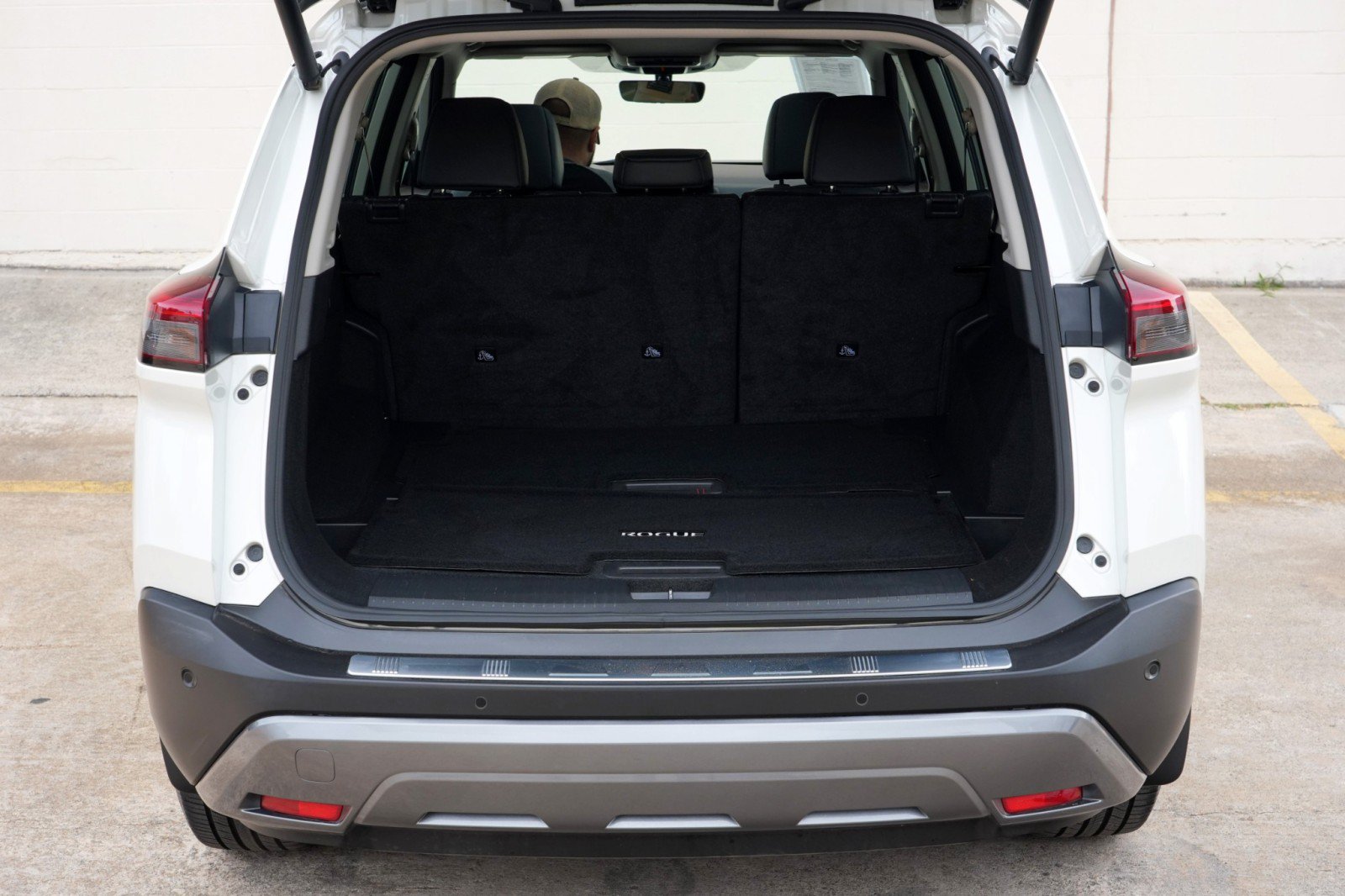 Used 2023 Nissan Rogue SL w/ SL Premium Package FWD image 9
