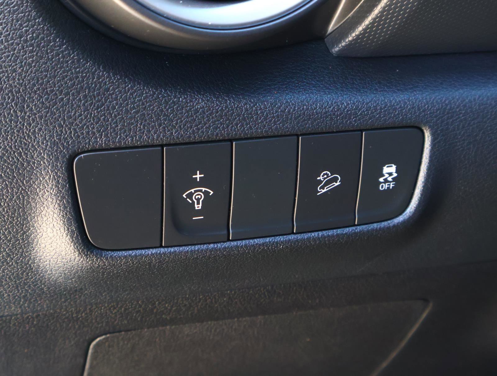 Used 2023 Hyundai Kona SEL w/ Cargo Package image 18