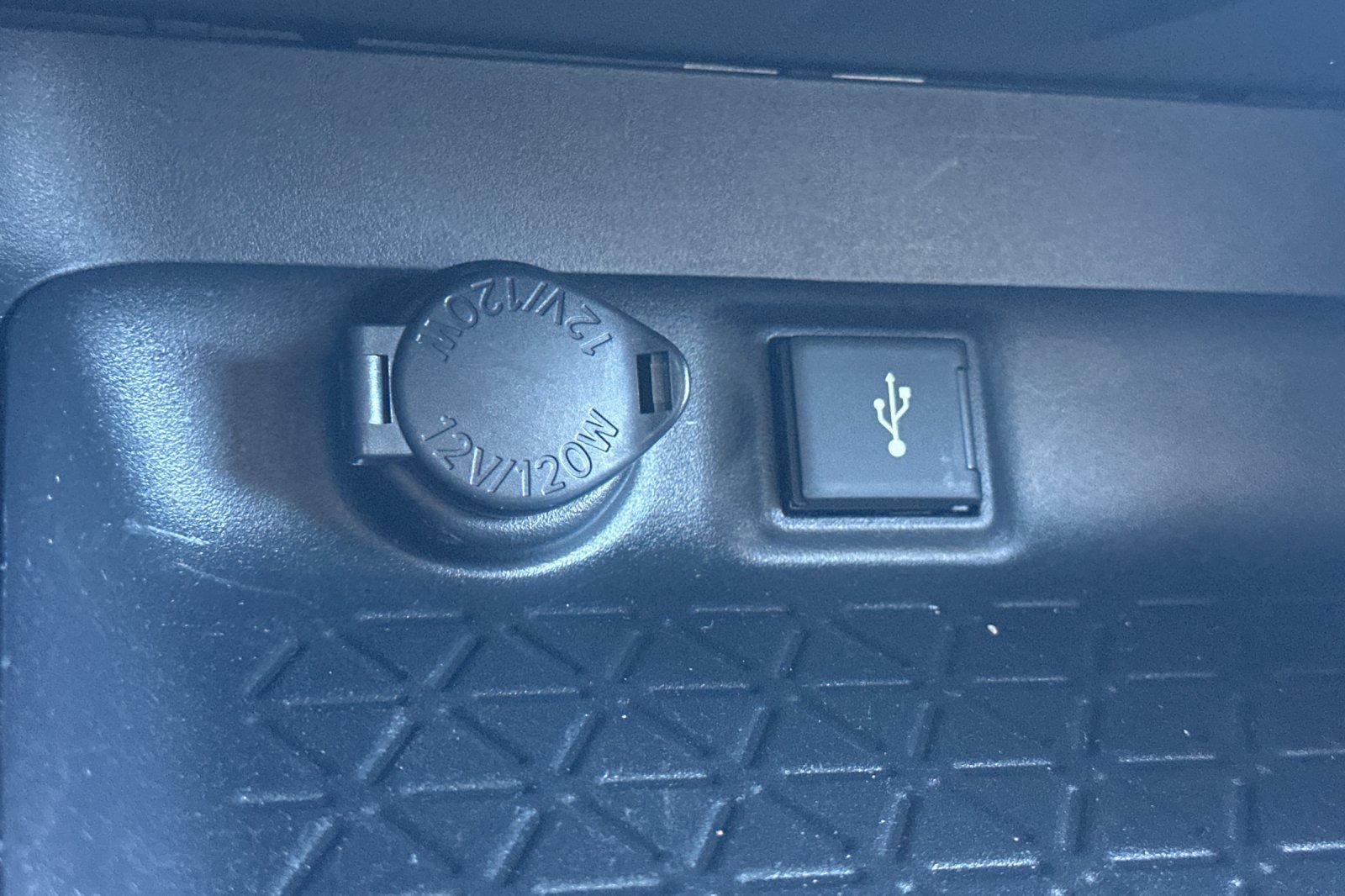 Certified 2022 Toyota RAV4 LE AWD/4WD image 31