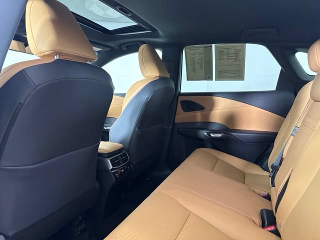 Used 2025 Lexus RX 350 Premium w/ Accessory Package (Z1) FWD image 31