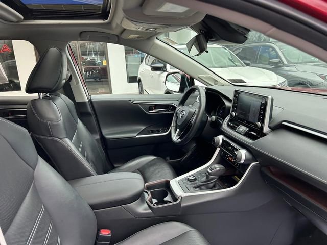 Used 2020 Toyota RAV4 Limited image 31