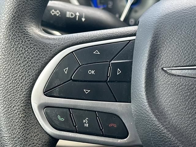 Used 2017 Chrysler Pacifica Touring Plus w/ Tire & Wheel Group FWD image 23
