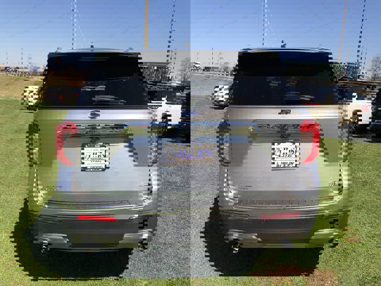 Used 2023 Ford Explorer Limited image 11